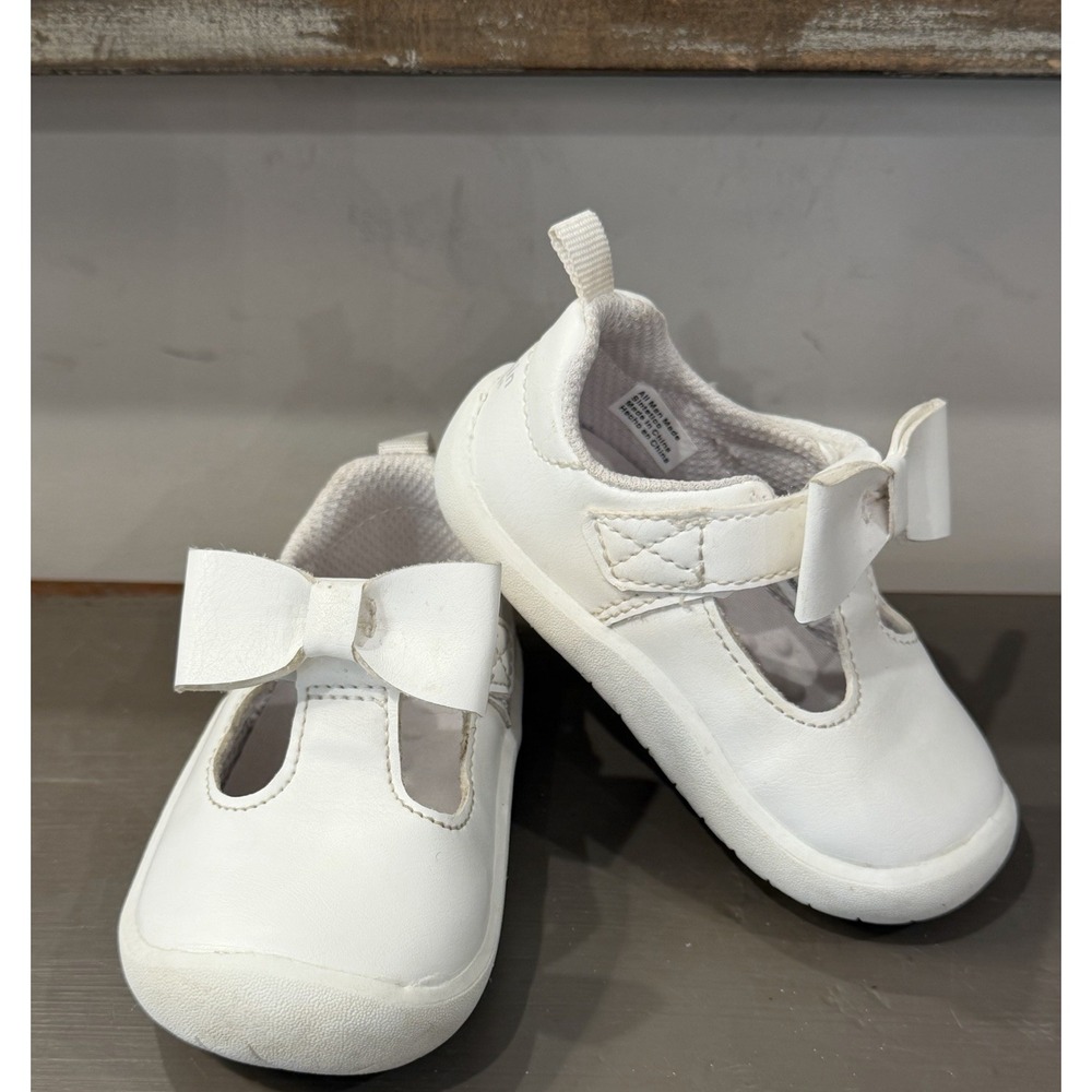 Baby Shoe White Mary Jane Bow Hook & Loop Machine Washable US 4 Munchkin